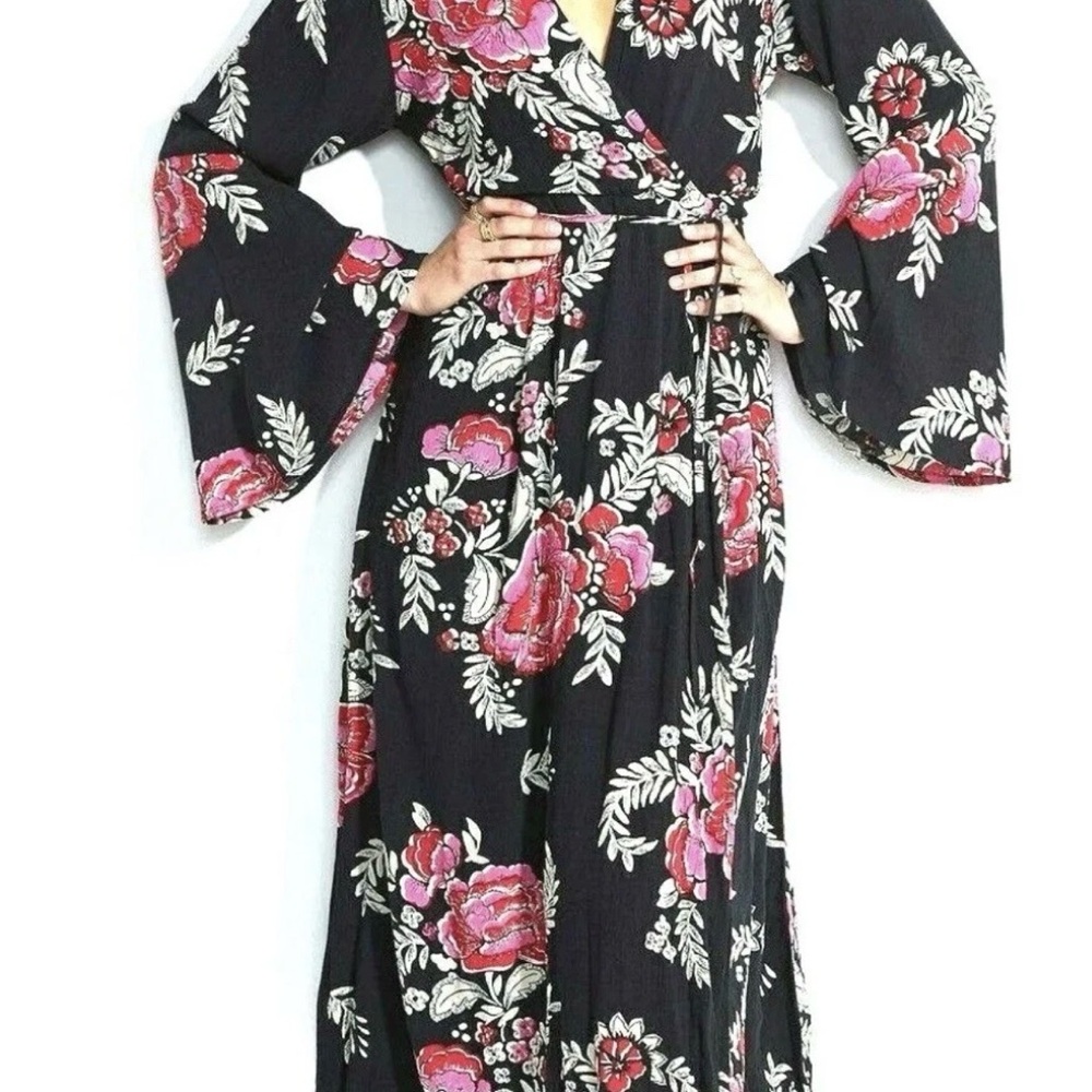 Billabong Black Floral Maxi Dress Long Bell Sleeve Wrap V-Neck XS Boho Rose